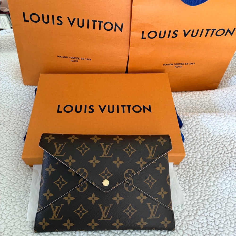 Louis Vuitton New in Box & dust bag Brown Monogram Clutch 3 piece set